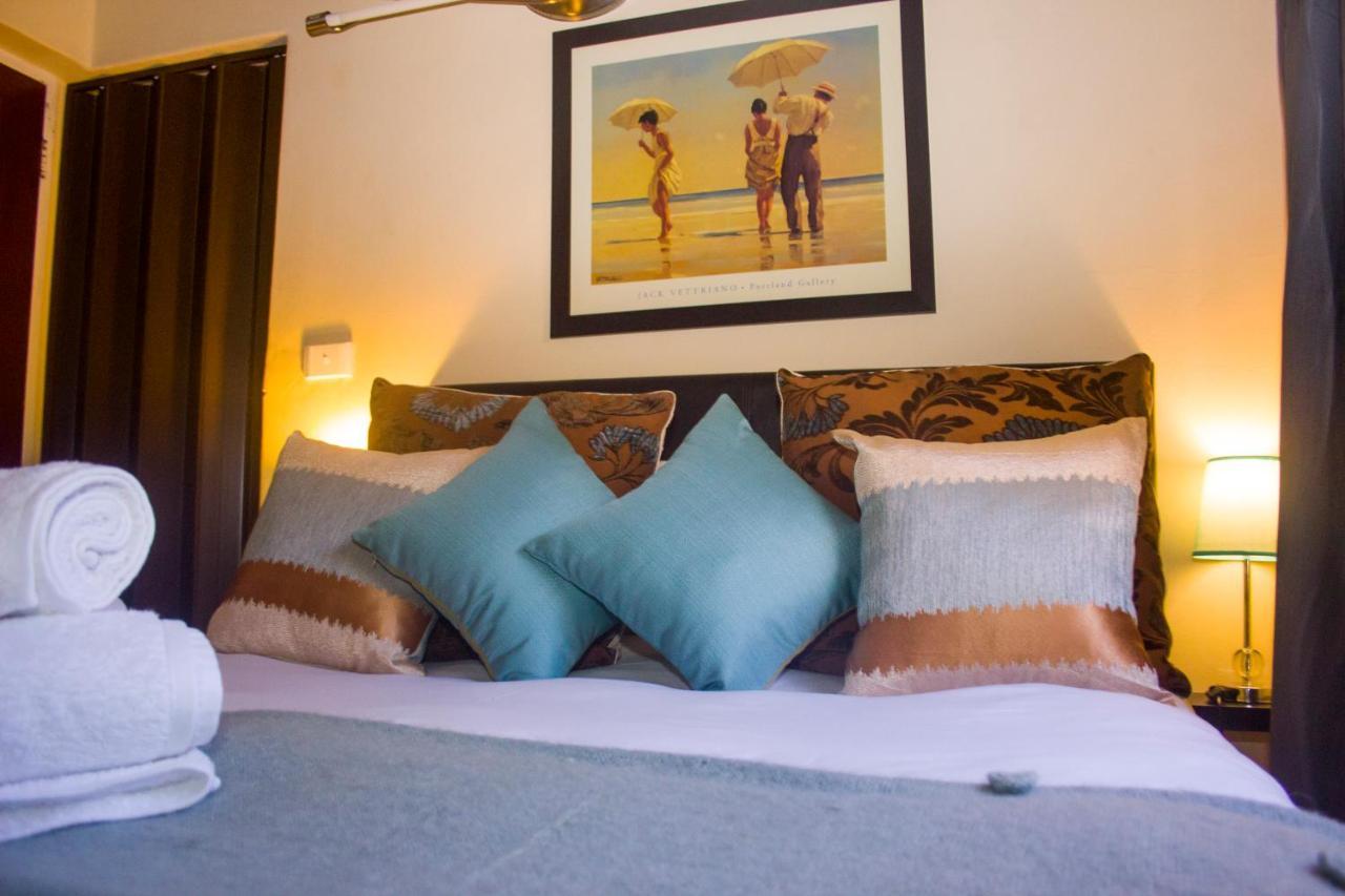 Echo Garden Guesthouse Рустенбург Екстериор снимка