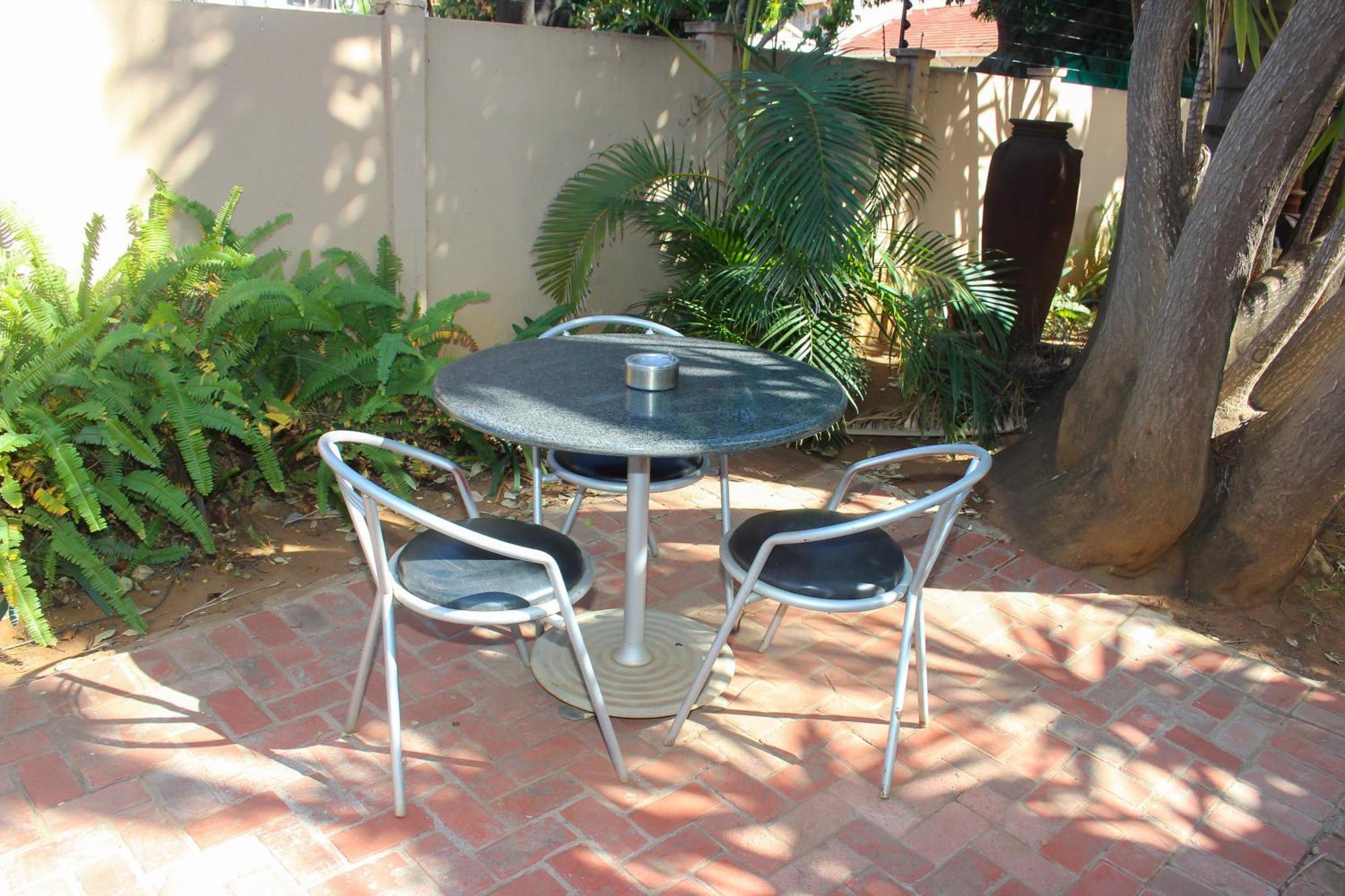 Echo Garden Guesthouse Рустенбург Екстериор снимка