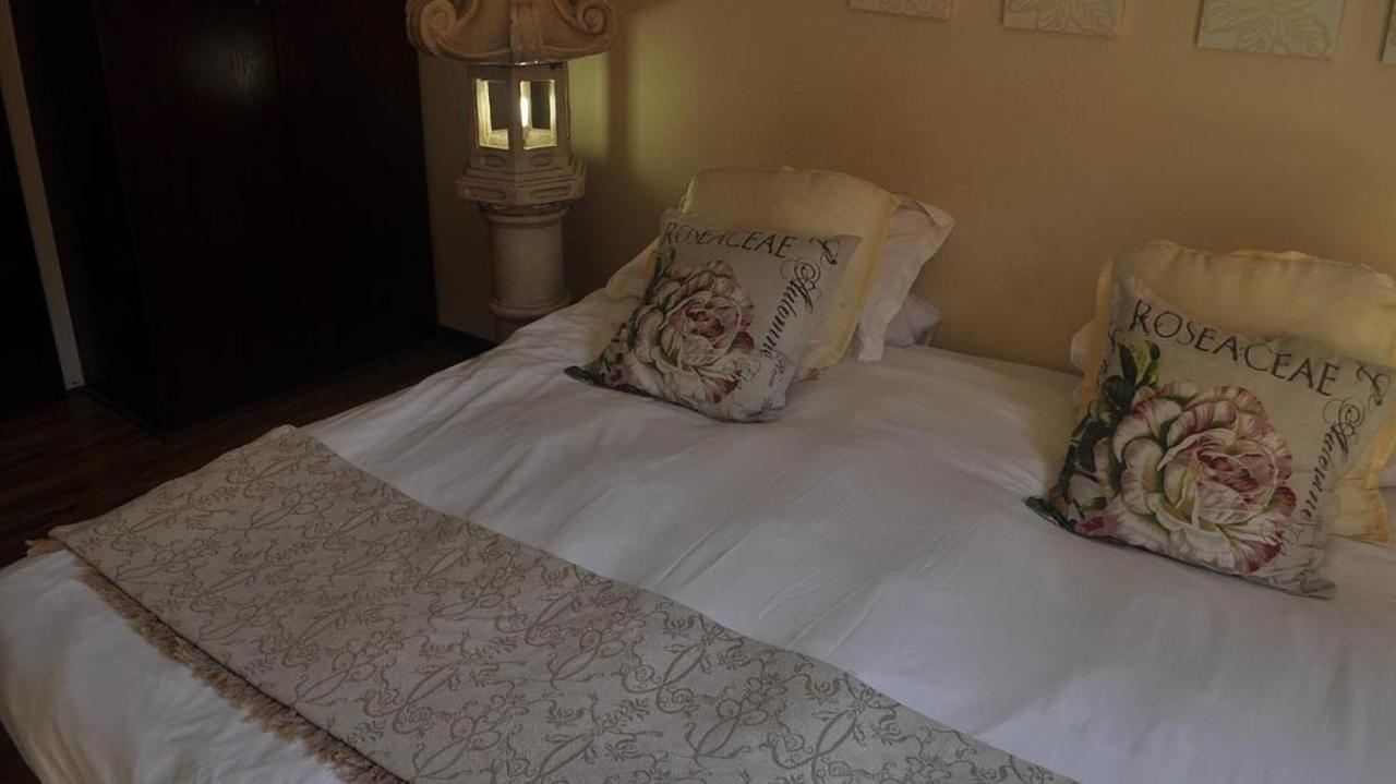 Echo Garden Guesthouse Рустенбург Екстериор снимка